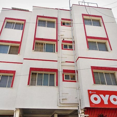 Super Oyo Capital O Premium Hotel Victoria Heights Near Sri Someshwara Swami Temple Bangalore Exterior foto